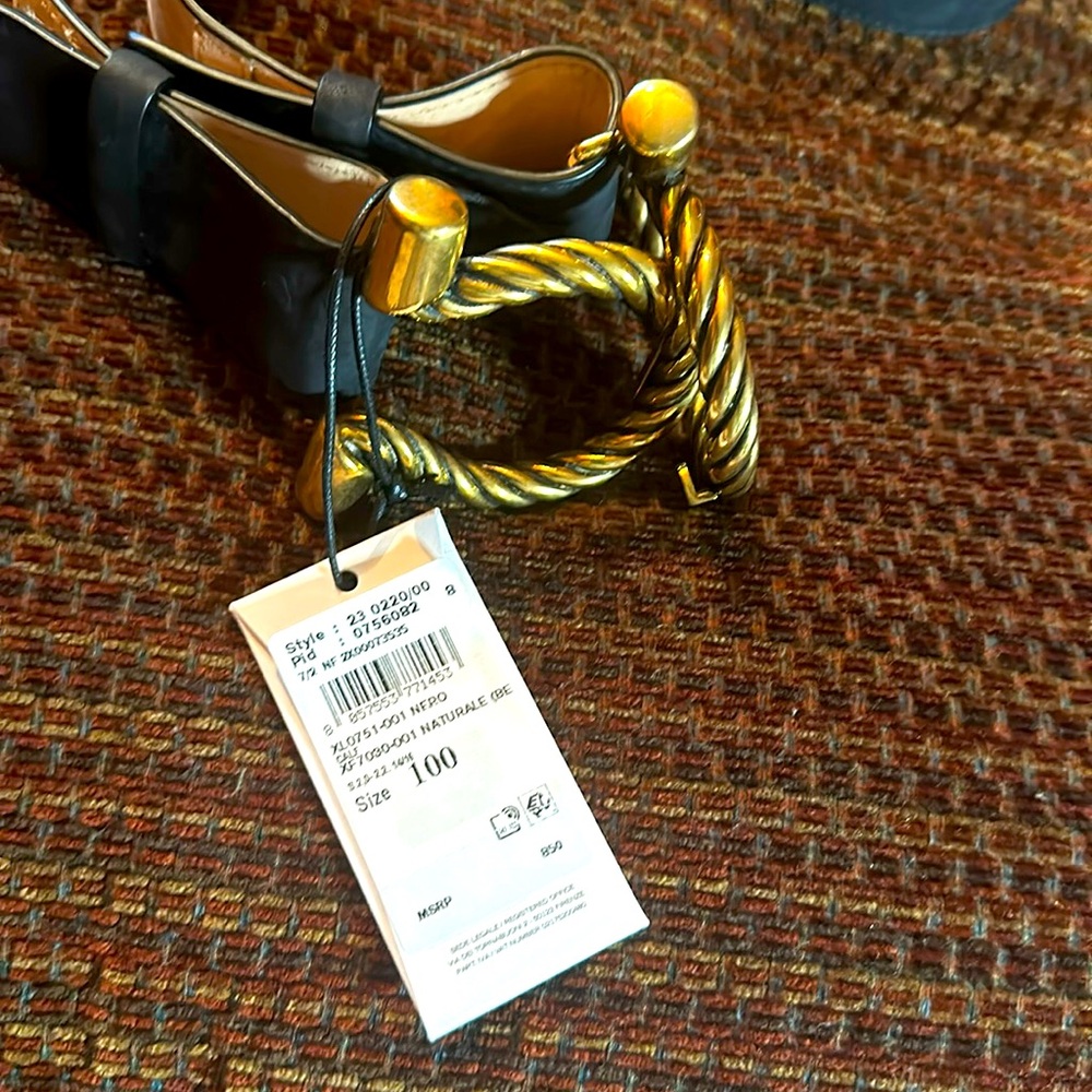 New Ferragamo black belt. Never been worn. Just bought but reselling it.